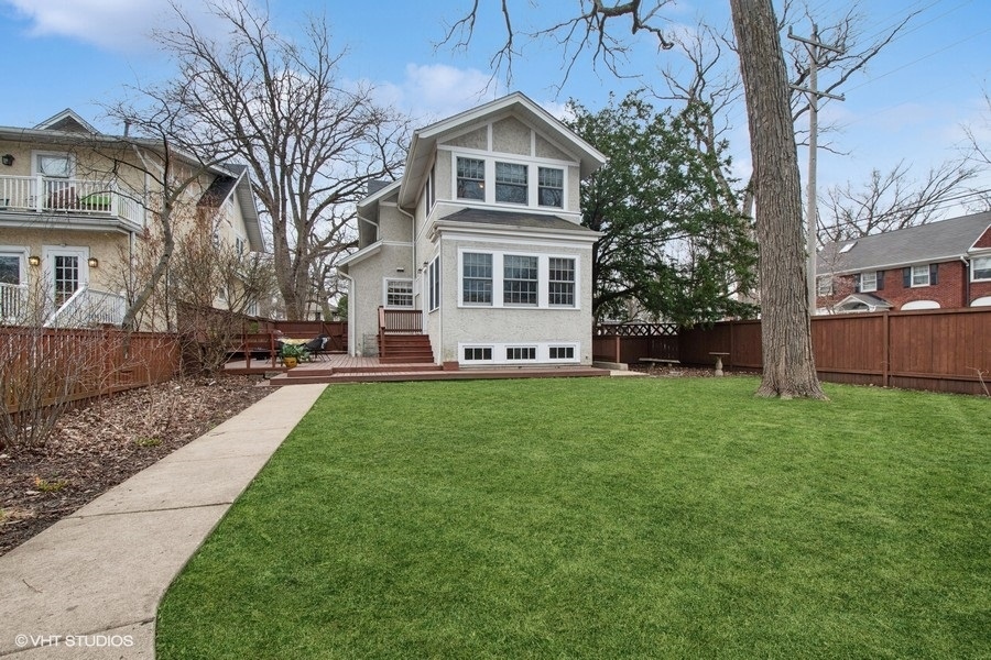 2761 Woodbine Avenue
