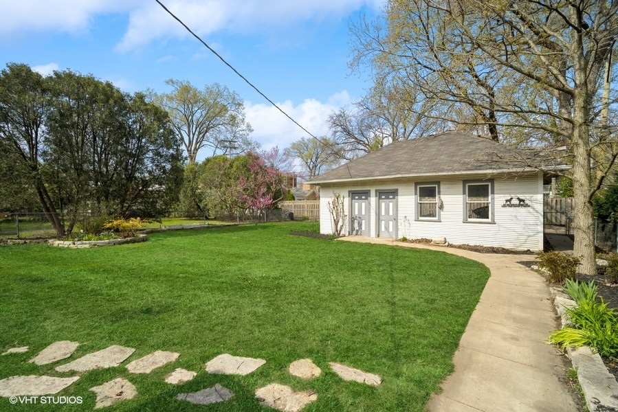 2622 Lincolnwood Drive