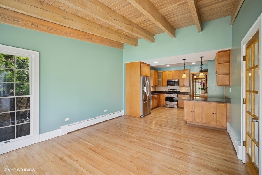 2622 Lincolnwood Drive