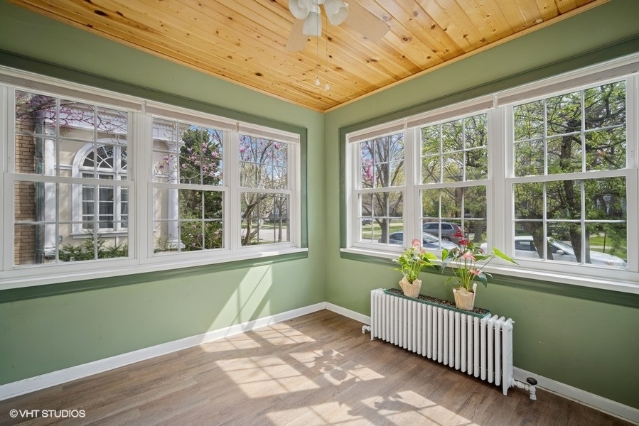 2622 Lincolnwood Drive