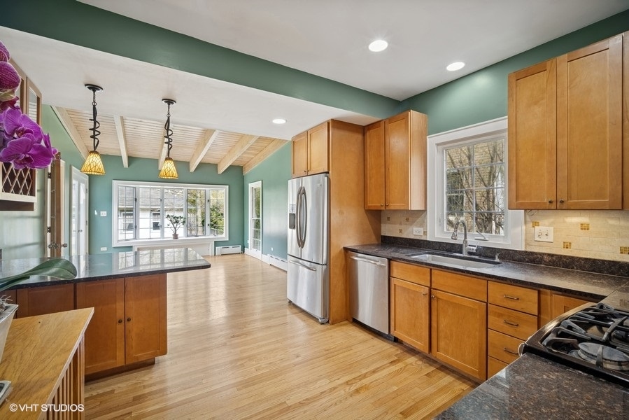 2622 Lincolnwood Drive
