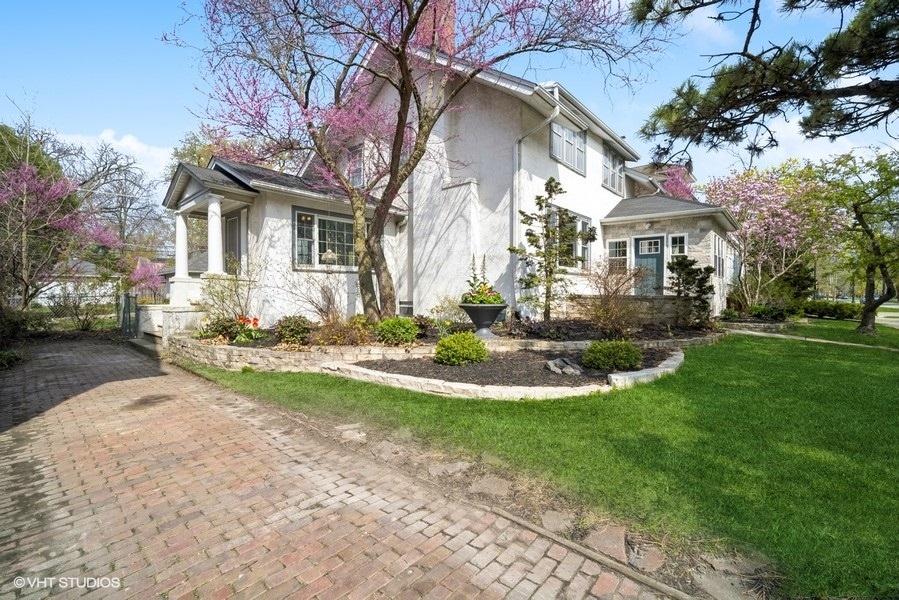2622 Lincolnwood Drive