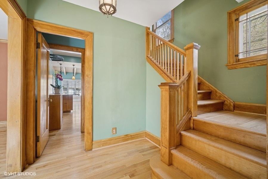 2622 Lincolnwood Drive