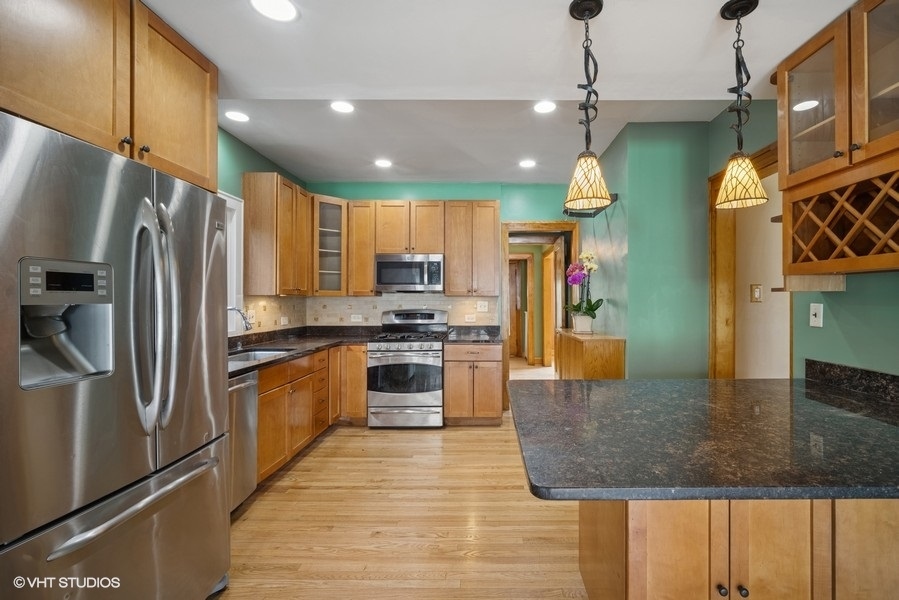 2622 Lincolnwood Drive