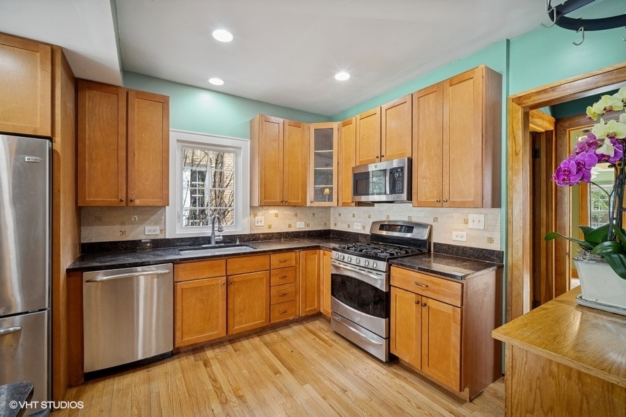 2622 Lincolnwood Drive