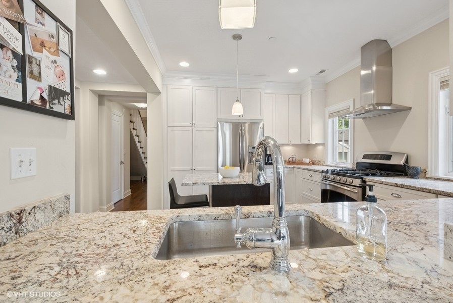 2642 Prairie Avenue Unit: 2