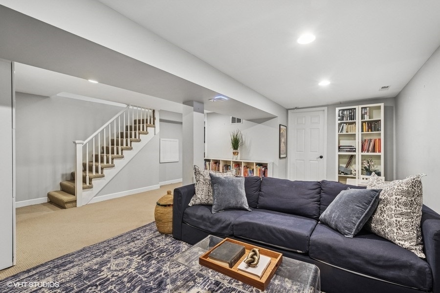 2723 Prairie Avenue