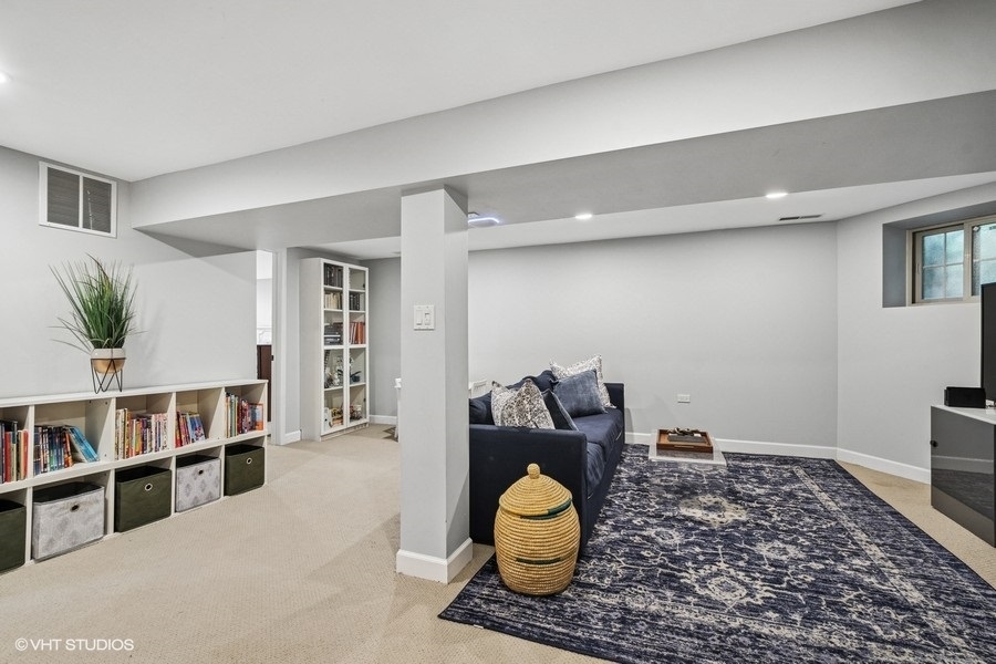 2723 Prairie Avenue