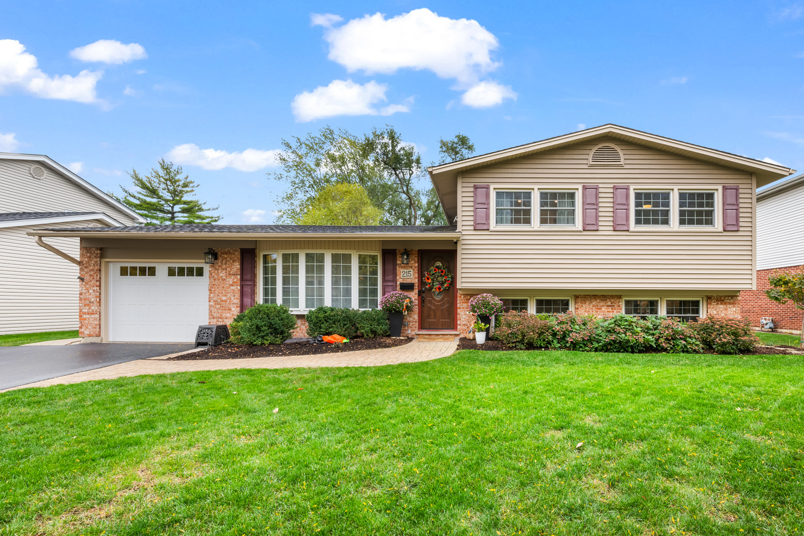 215 W Hintz Road