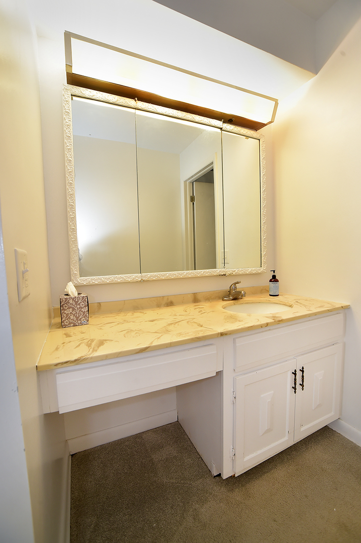 2333 Central Street Unit: 502