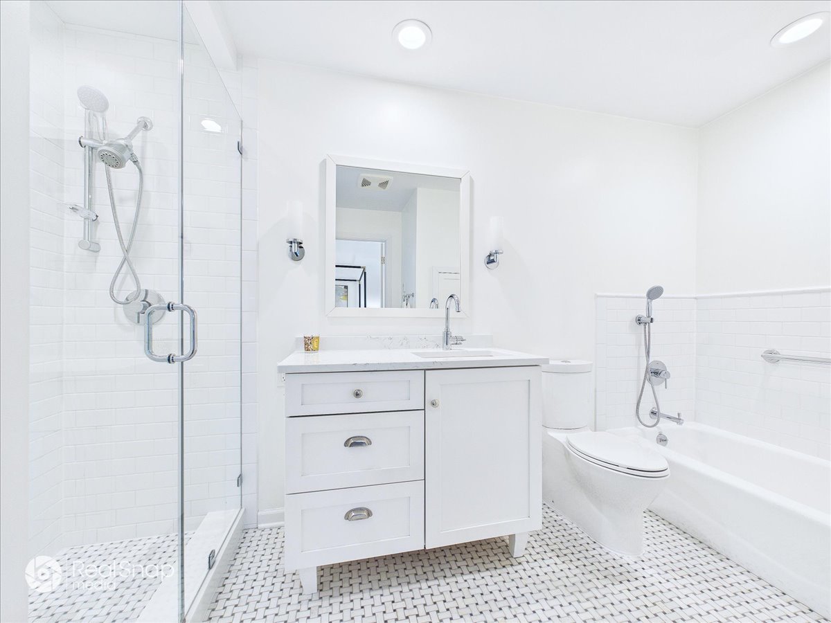 339 Greenleaf Avenue Unit: D
