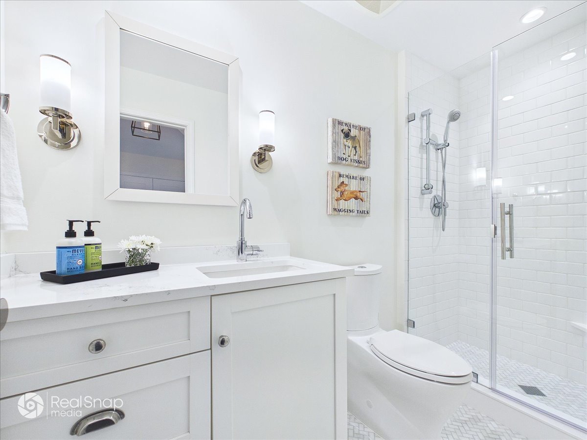339 Greenleaf Avenue Unit: D