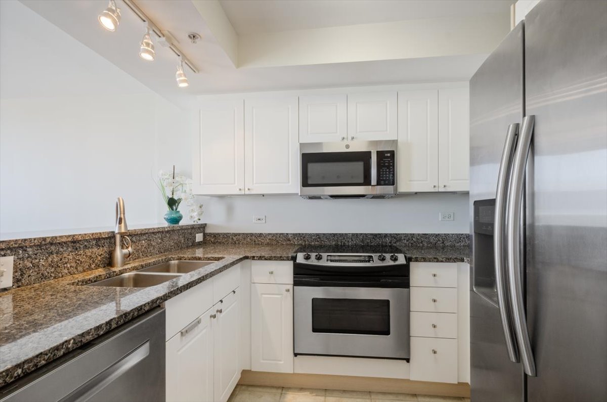 1640 Maple Avenue Unit: 808