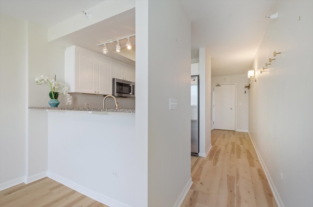 1640 Maple Avenue Unit: 808
