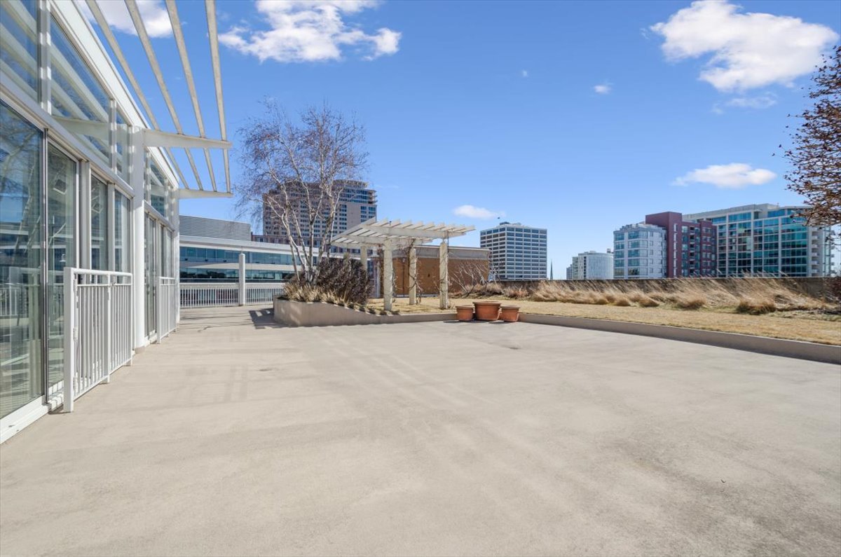1640 Maple Avenue Unit: 808