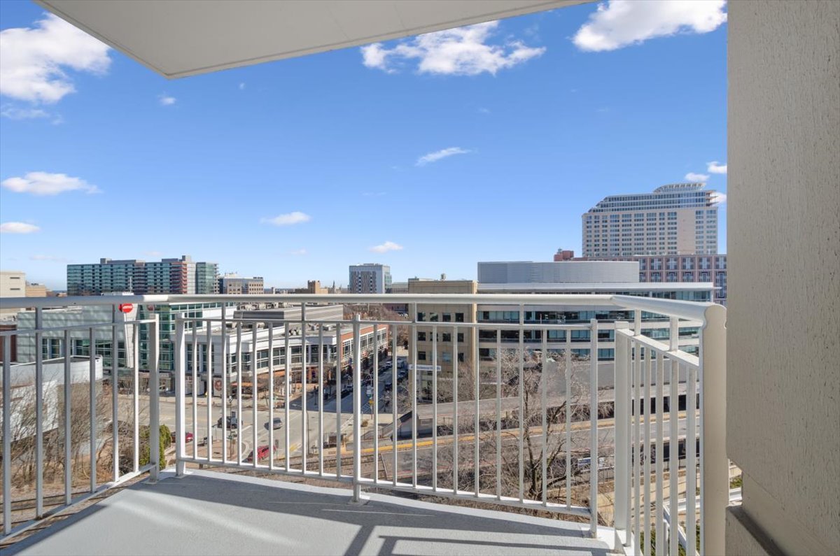 1640 Maple Avenue Unit: 808