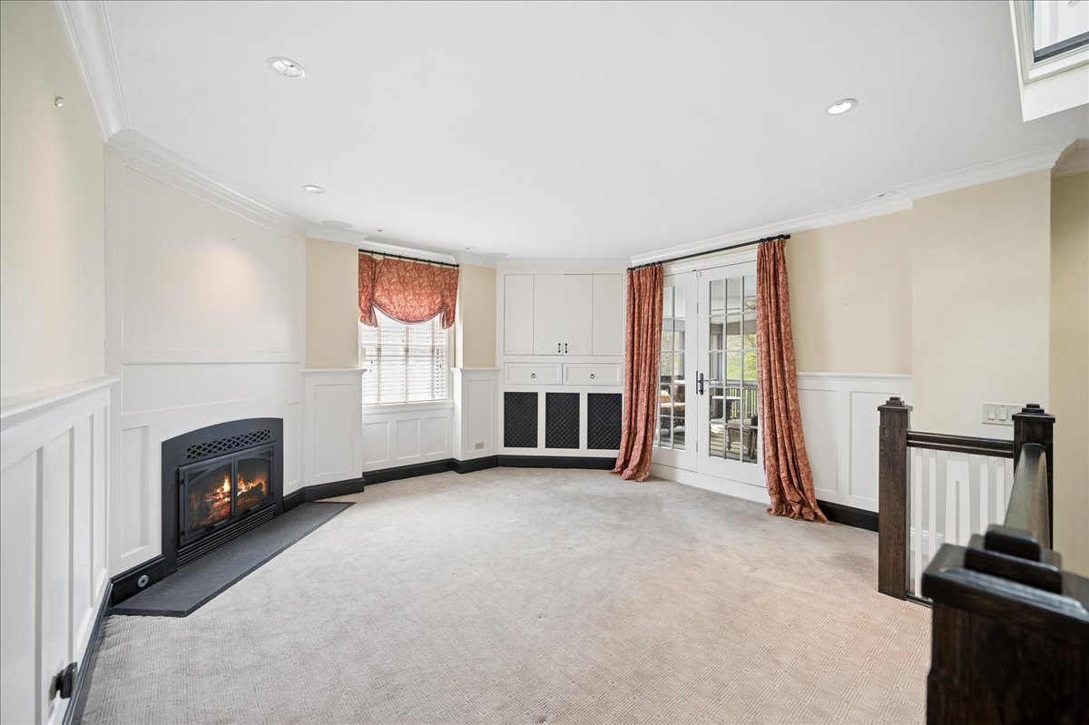 2448 Lincolnwood Drive