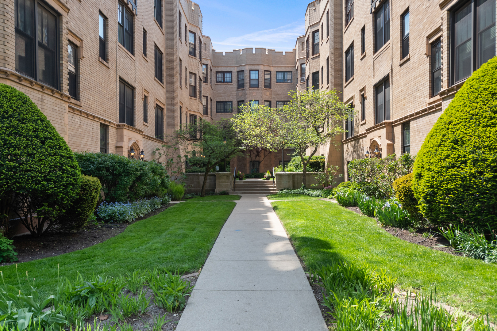 926 Judson Avenue Unit: 2W