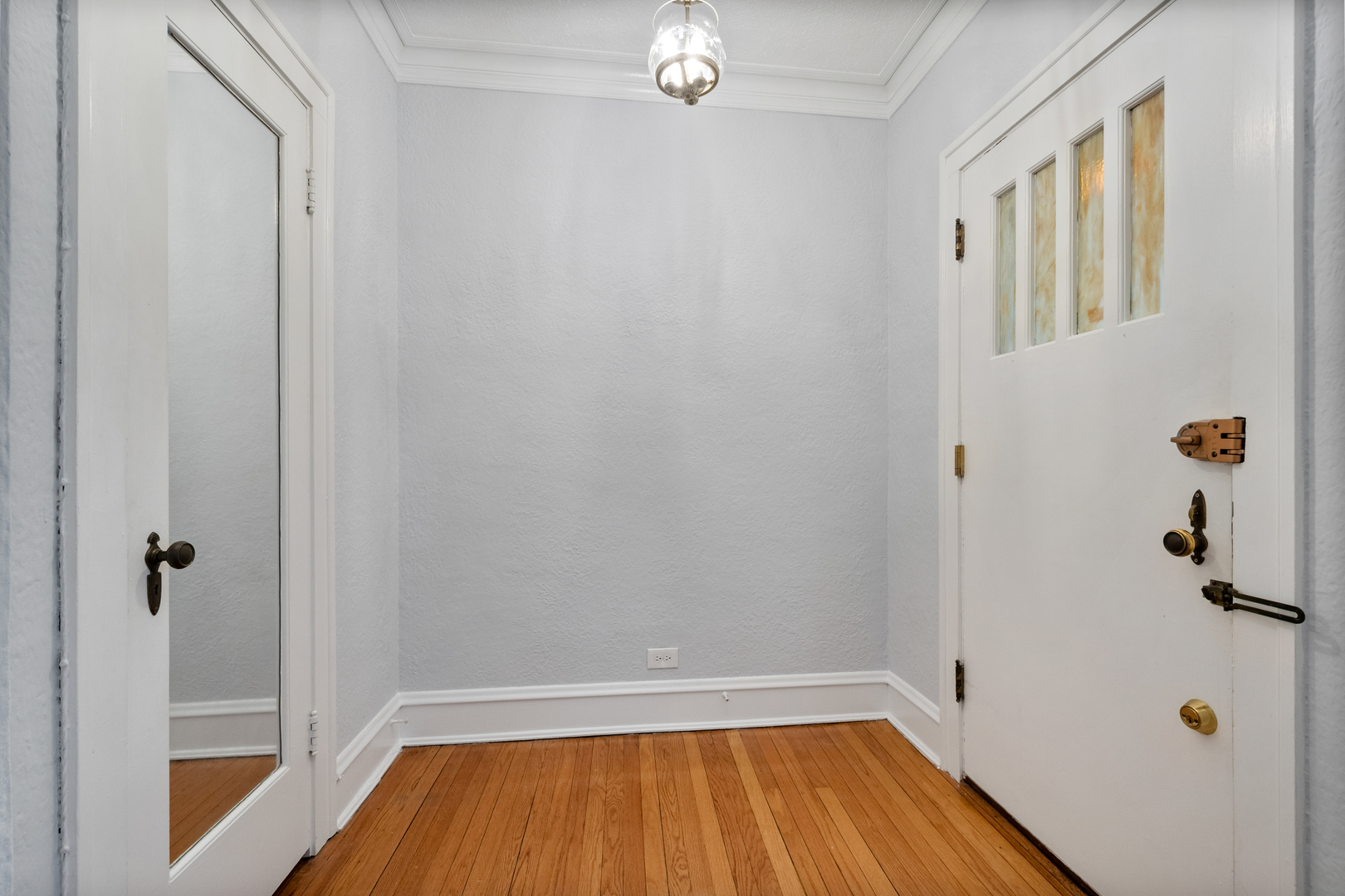 926 Judson Avenue Unit: 2W