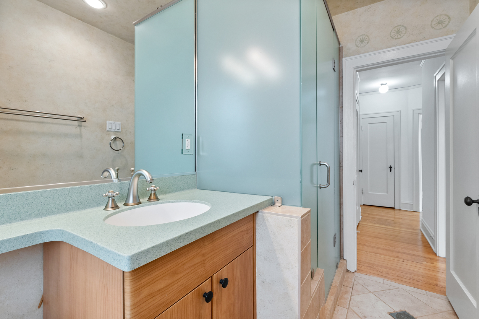 926 Judson Avenue Unit: 2W