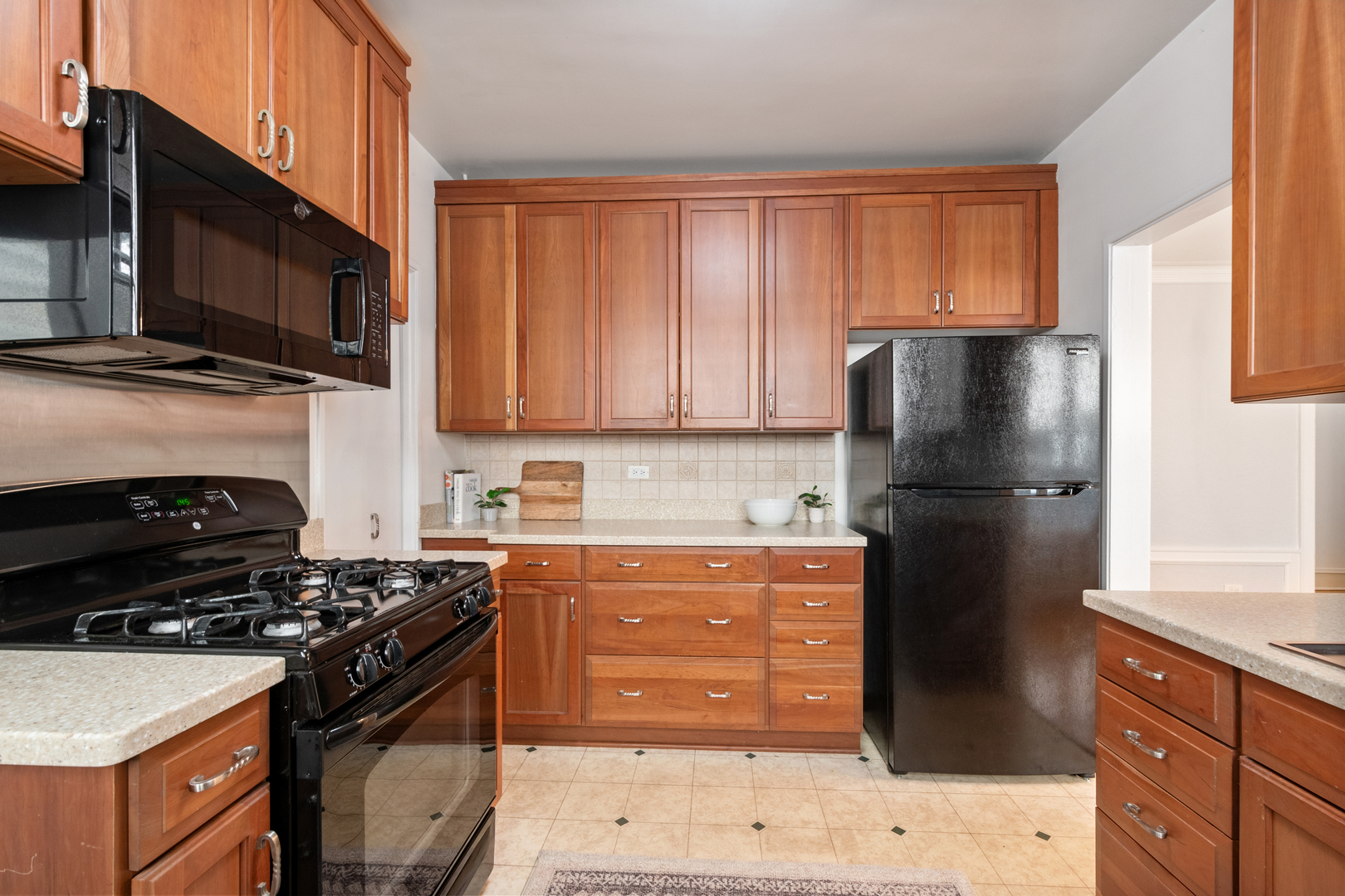 926 Judson Avenue Unit: 2W