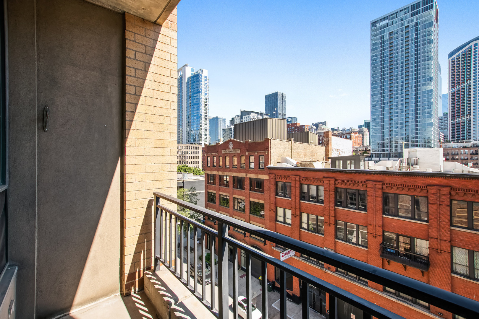 400 W Ontario Street Unit: 612