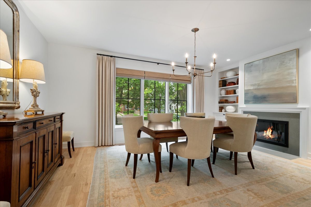 2201 Lincolnwood Drive