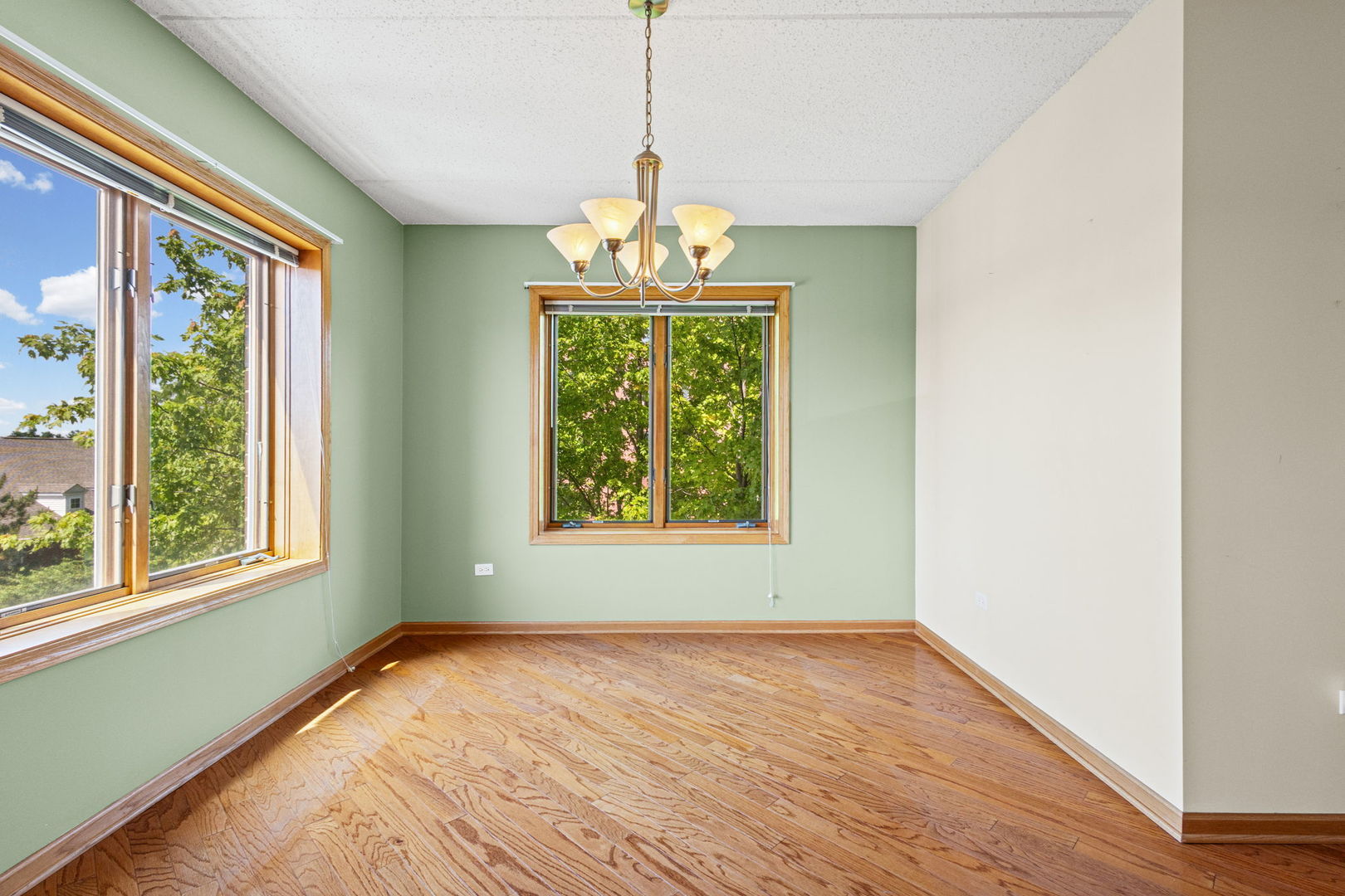 5055 Madison Street Unit: 403