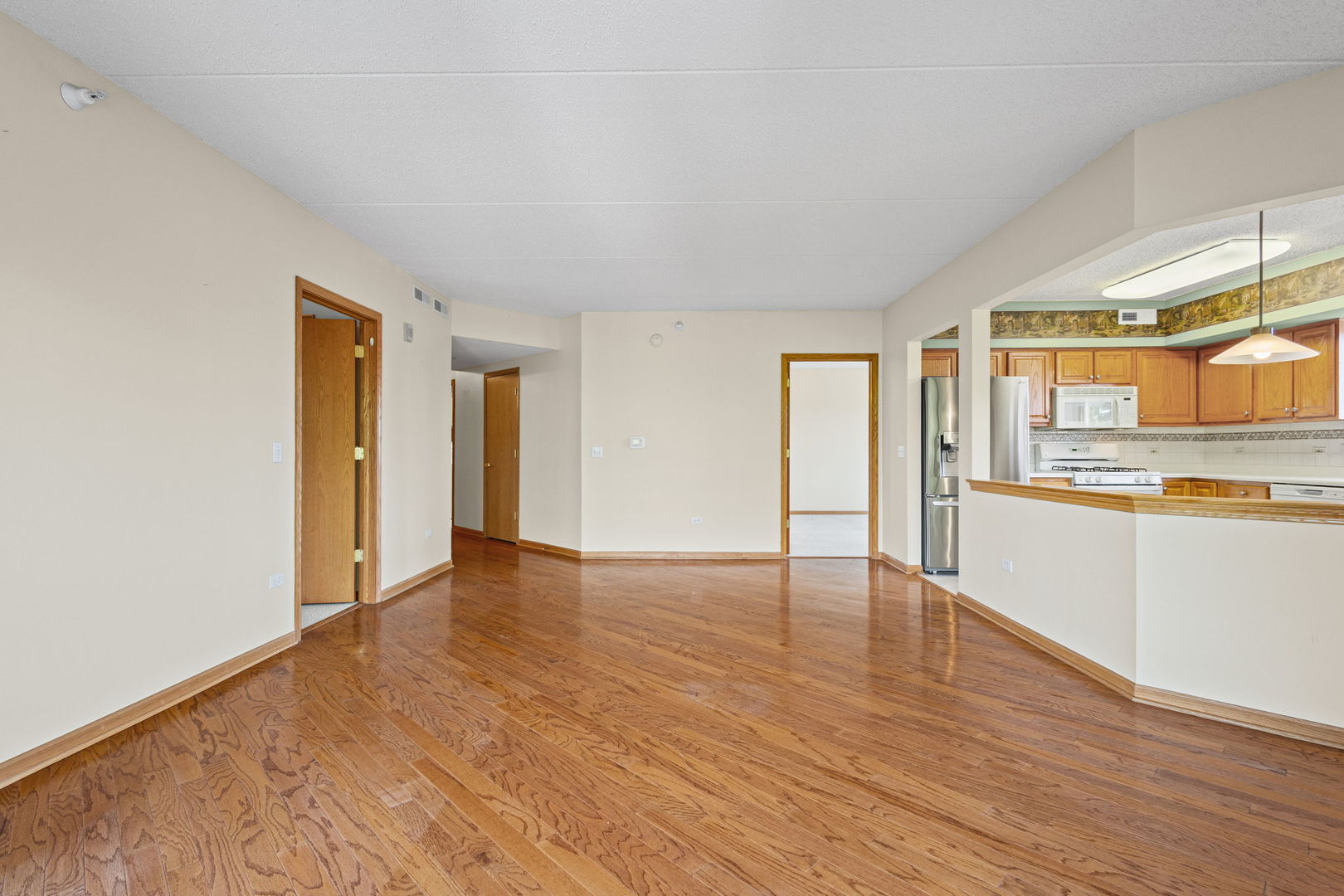 5055 Madison Street Unit: 403