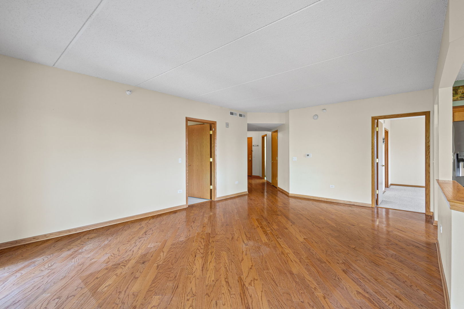 5055 Madison Street Unit: 403