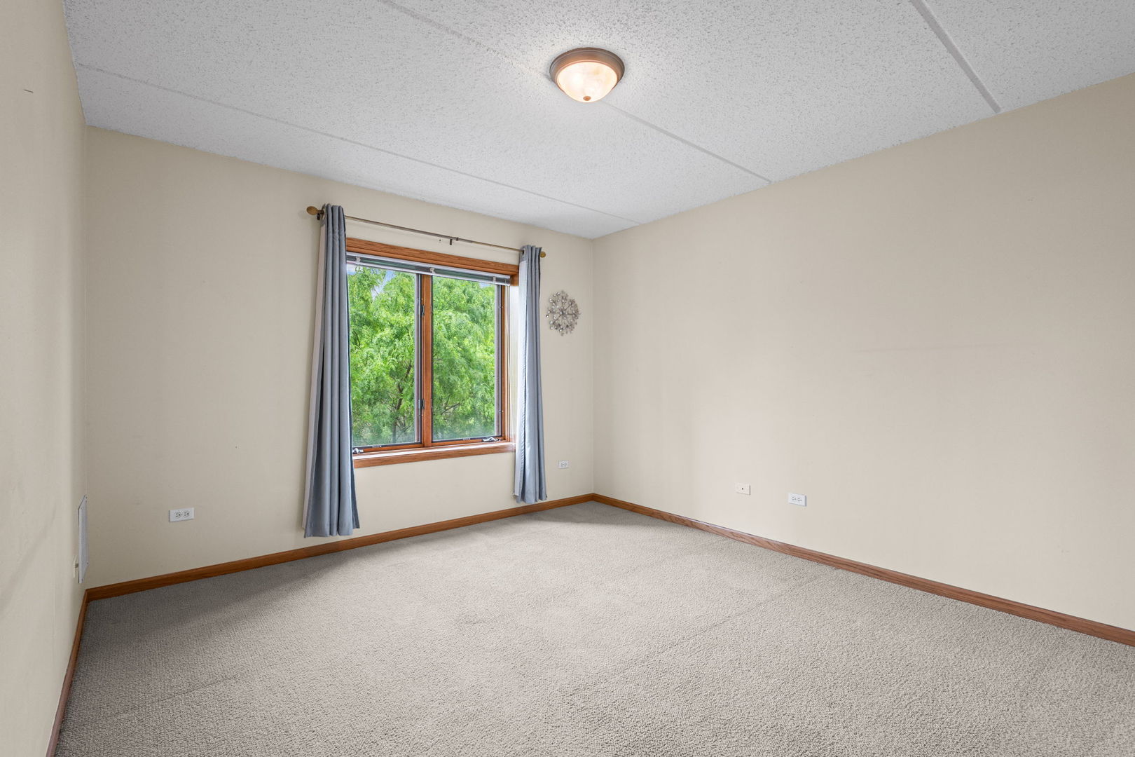5055 Madison Street Unit: 403