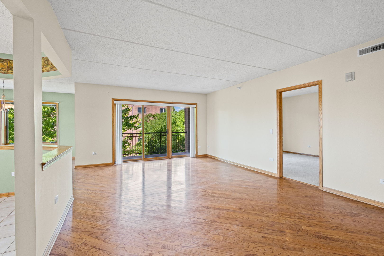 5055 Madison Street Unit: 403