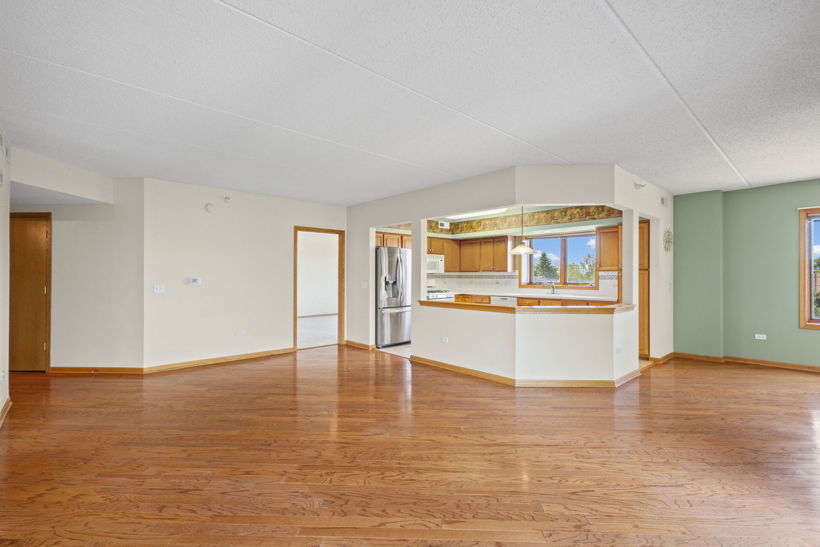 5055 Madison Street Unit: 403