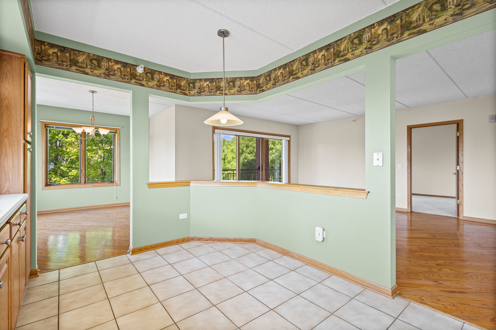 5055 Madison Street Unit: 403