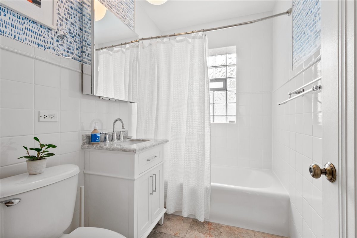 1918 Colfax Street Unit: 3