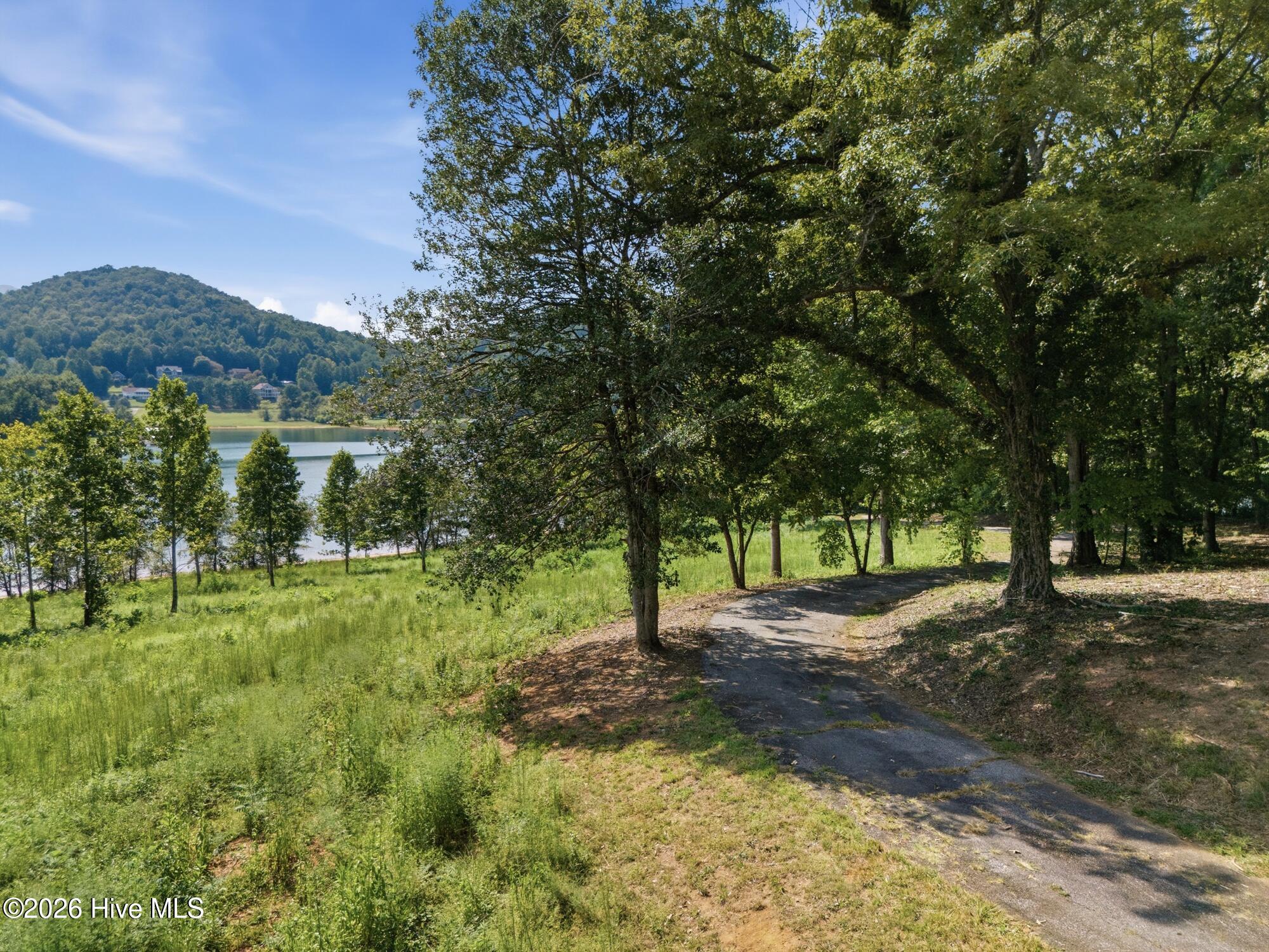314 Lakeside Drive