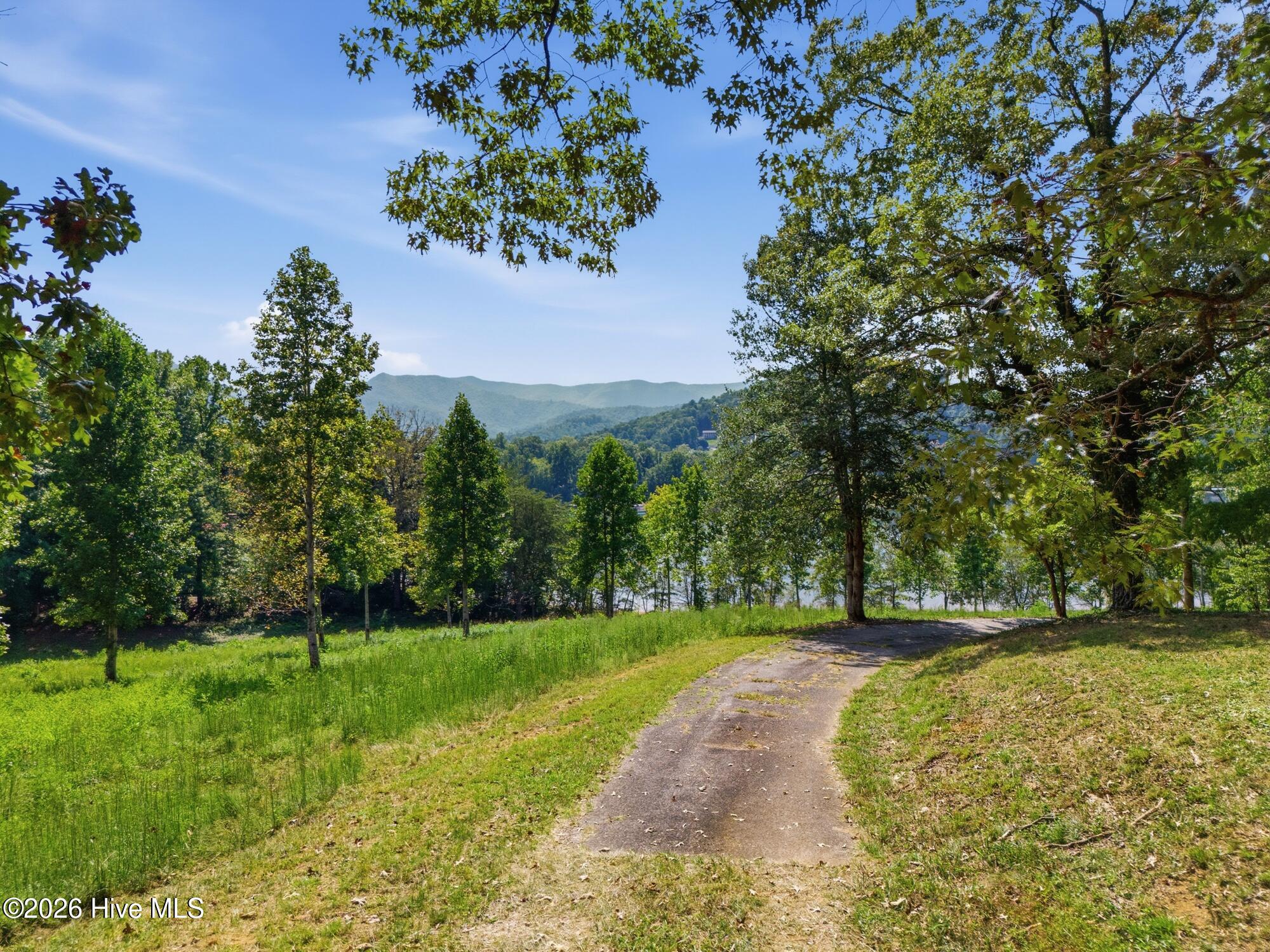 314 Lakeside Drive