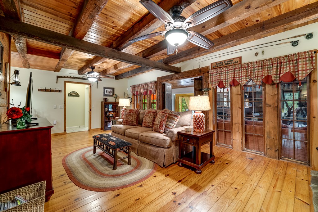 1504 Red Marble Road
