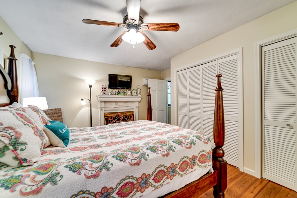 1504 Red Marble Road