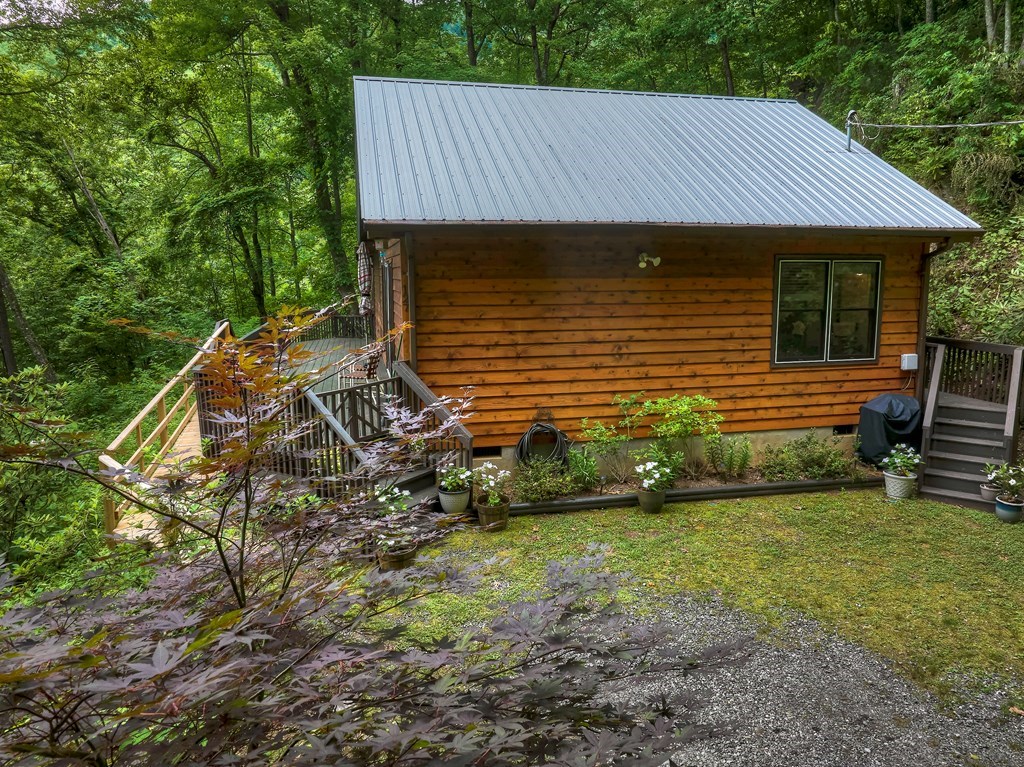 127 Whataview Drive