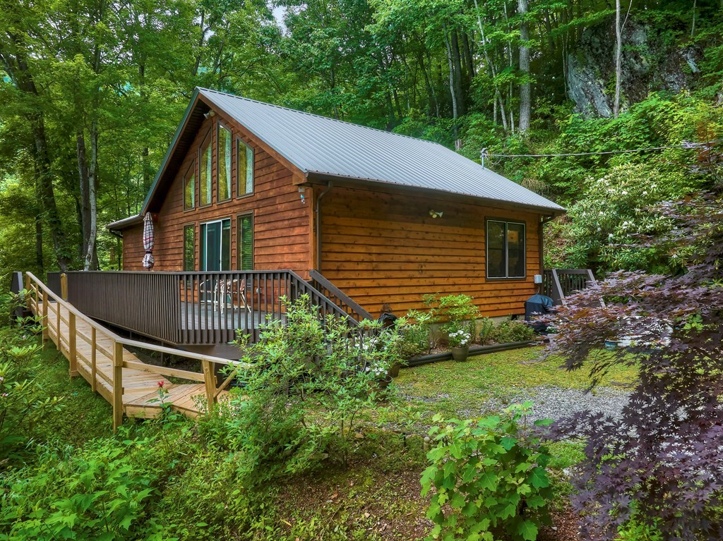 127 Whataview Drive
