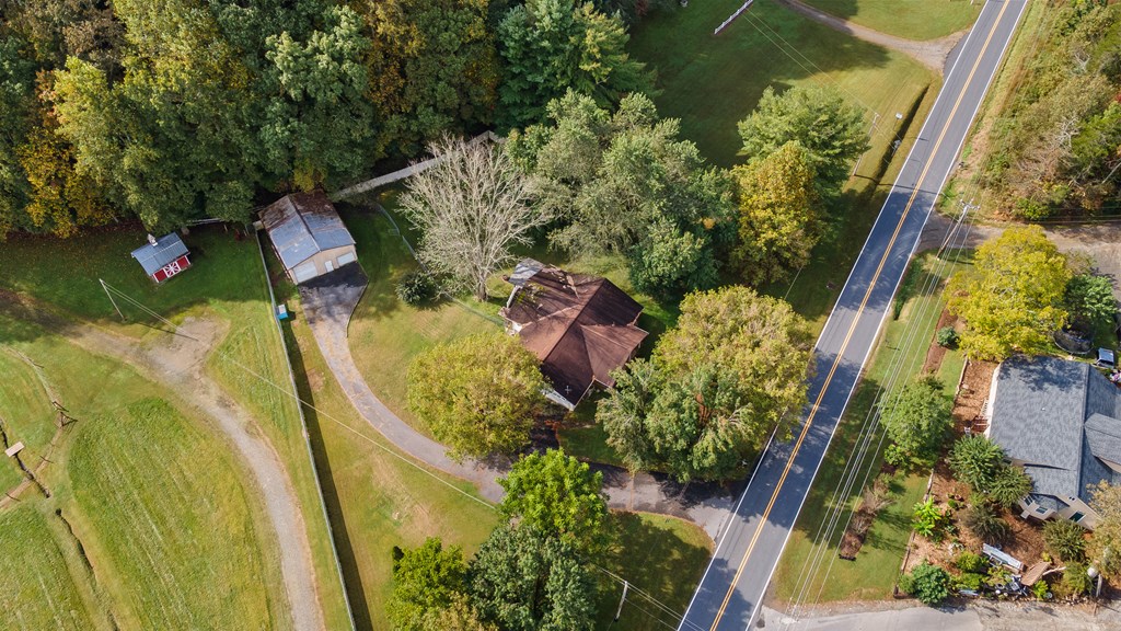 1045 Old Hwy 64 W, Hayesville