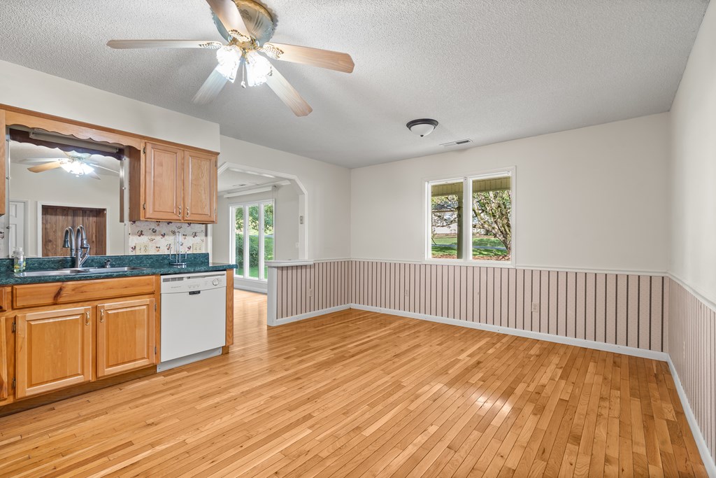 1045 Old Hwy 64 W, Hayesville