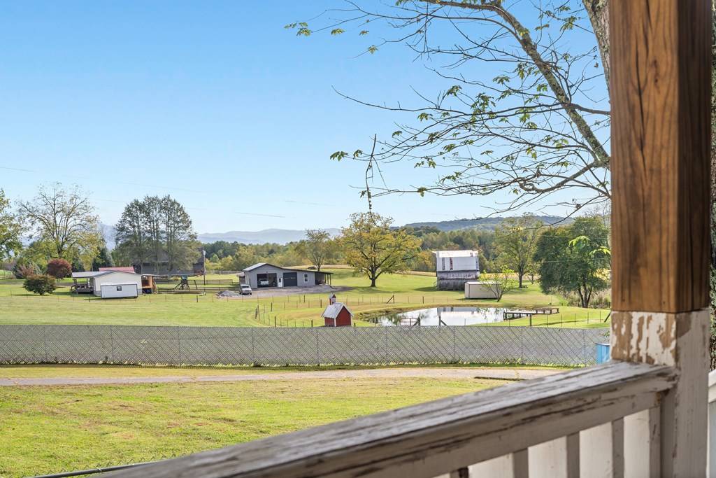 1045 Old Hwy 64 W, Hayesville