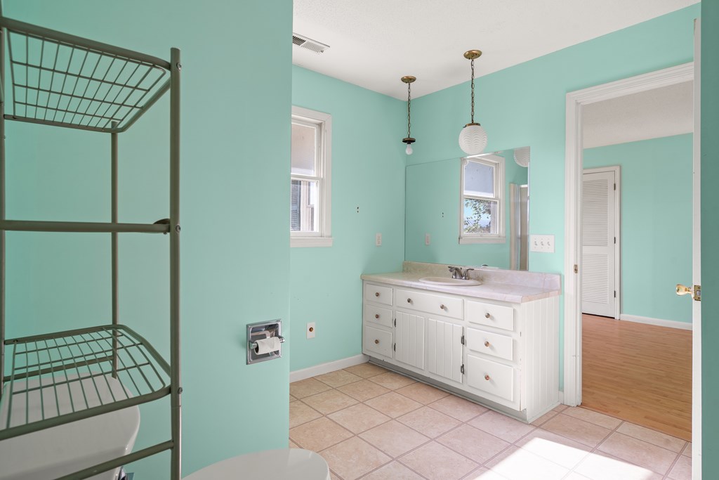 1045 Old Hwy 64 W, Hayesville