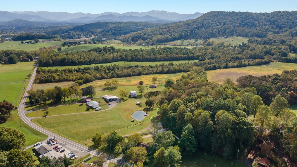 1045 Old Hwy 64 W, Hayesville