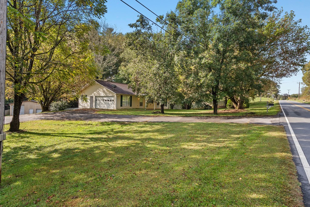 1045 Old Hwy 64 W, Hayesville