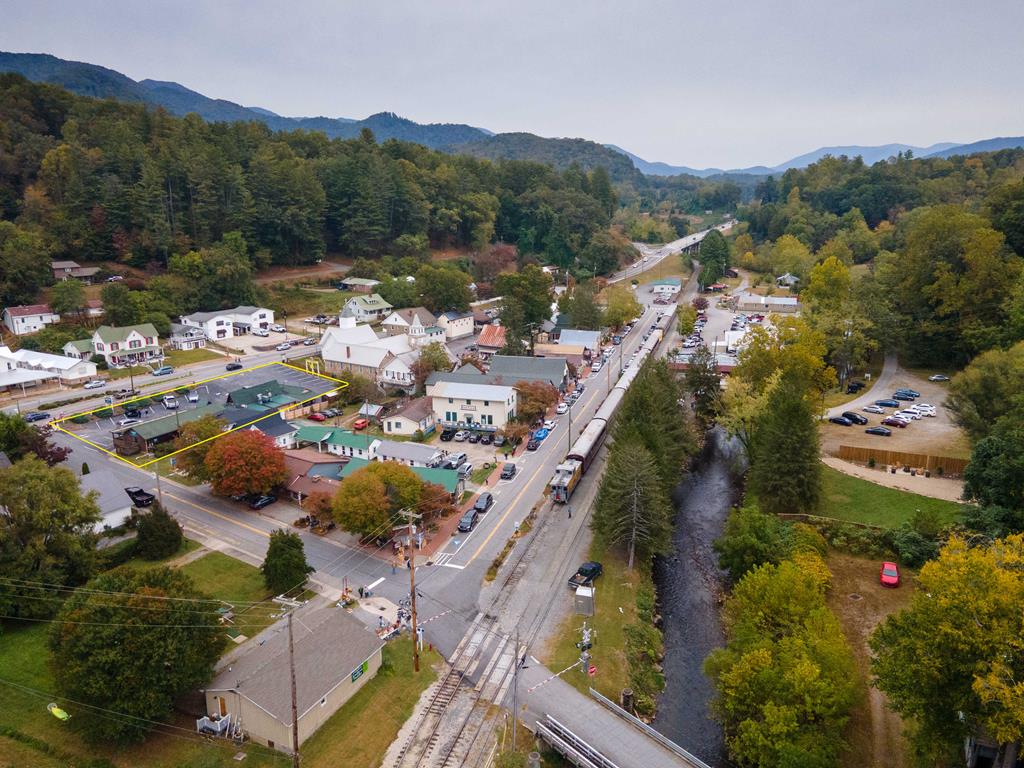 489 Haywood Rd
