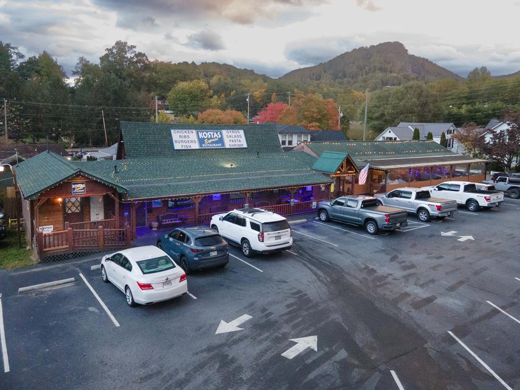 489 Haywood Rd