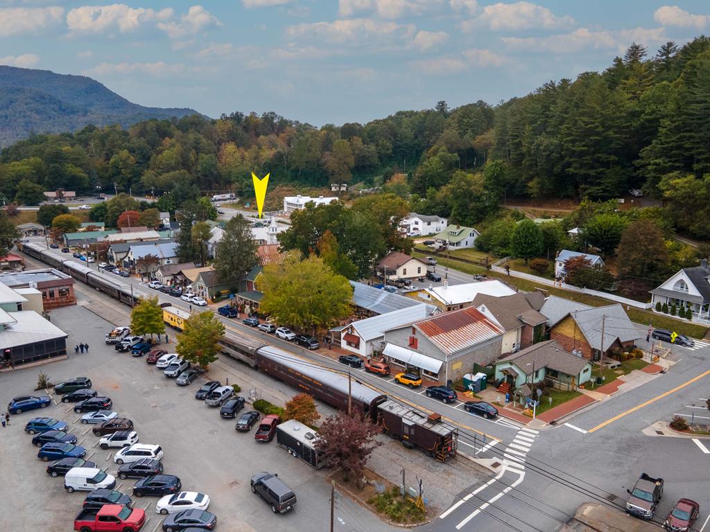 489 Haywood Rd